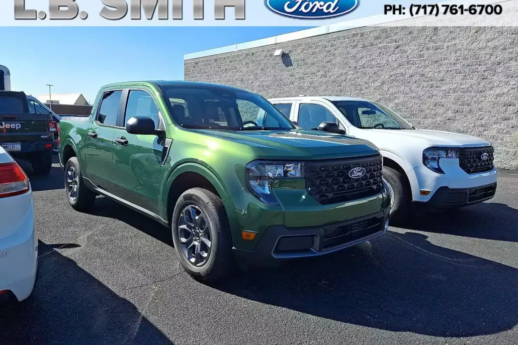 2025 Ford Maverick XLT photo 1