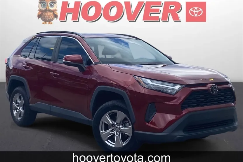 2022 Toyota RAV4 XLE photo 1