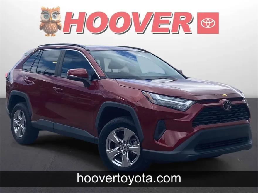 2022 Toyota RAV4 XLE photo 1