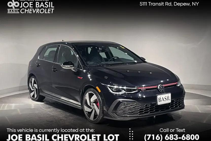 2023 Volkswagen Golf GTI SE photo 1
