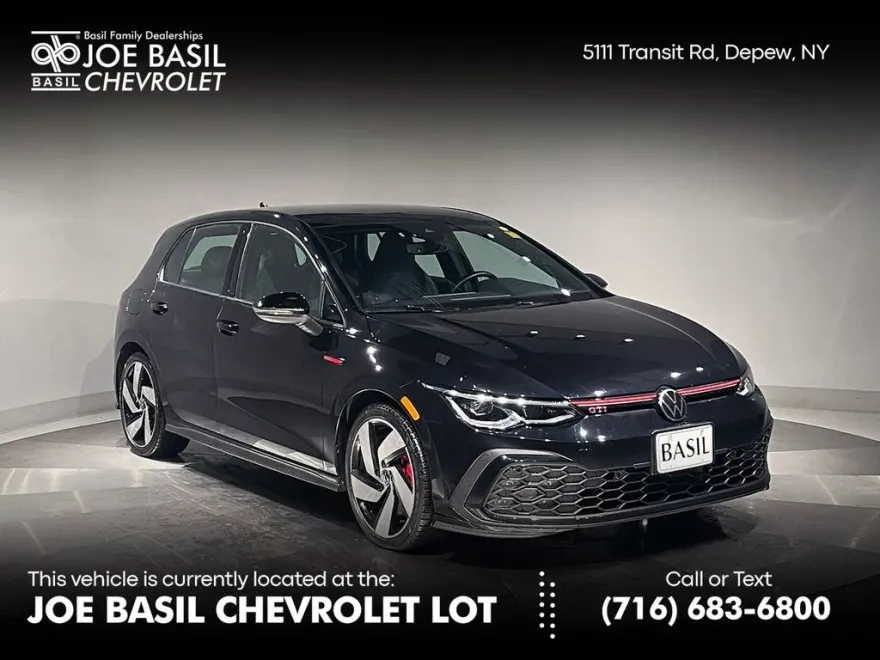 2023 Volkswagen Golf GTI SE photo 1