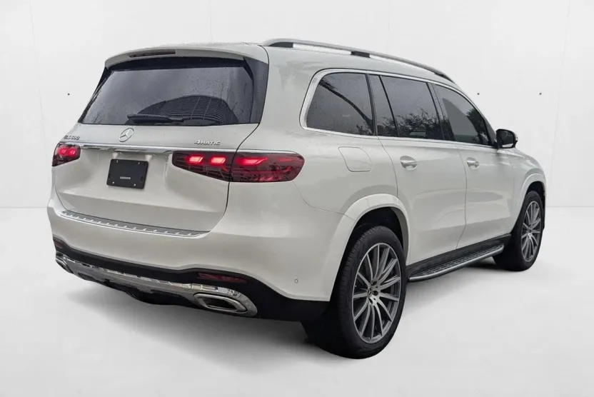 2026 Mercedes Benz GLS 580 4MATIC photo 1