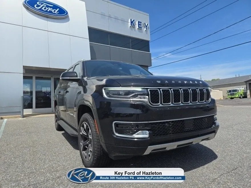 2023 Jeep Wagoneer L Series III photo 1