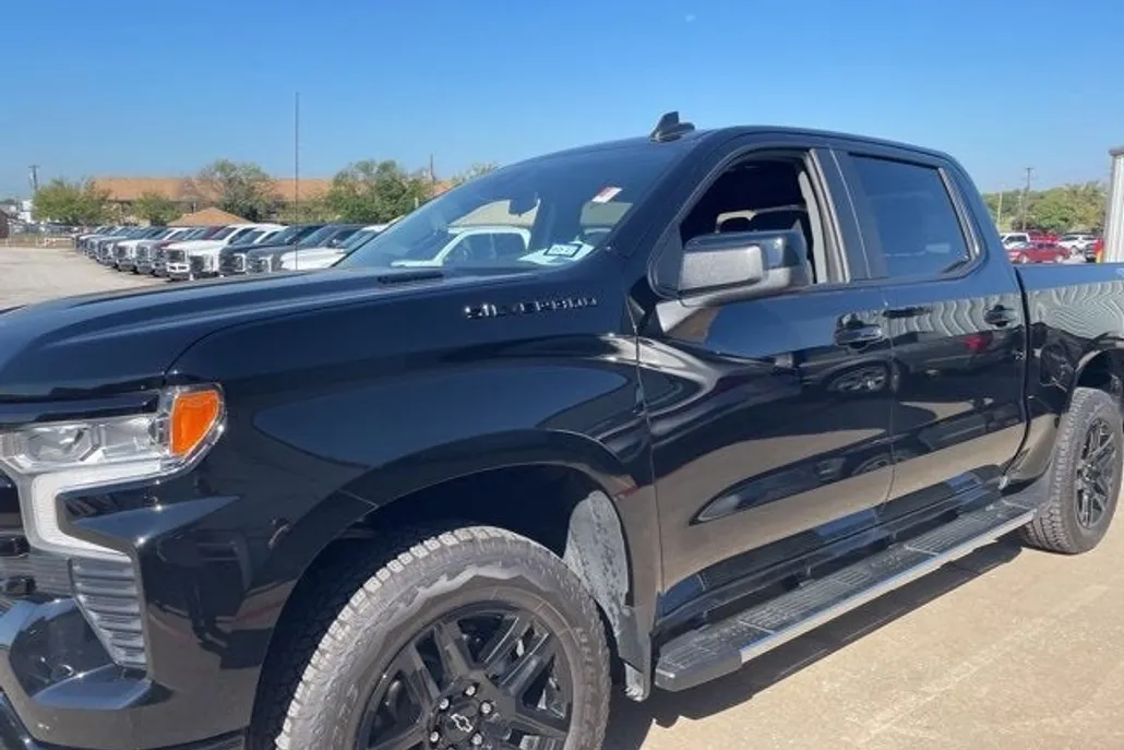 2025 Chevrolet Silverado 1500 RST photo 1