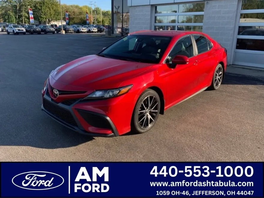 2021 Toyota Camry SE photo 1