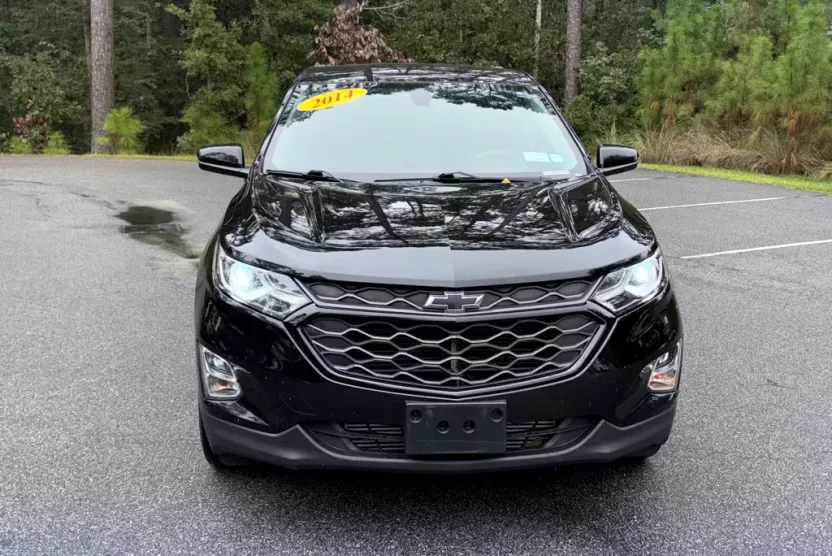 2019 Chevrolet Equinox LT photo 1