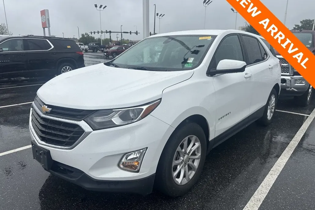 2021 Chevrolet Equinox LT photo 1