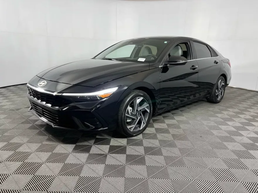 2024 Hyundai Elantra Hybrid Limited photo 1
