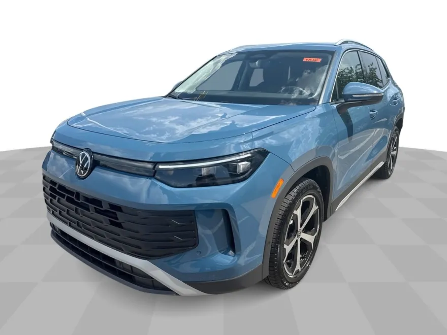 2025 Volkswagen Tiguan SE photo 1