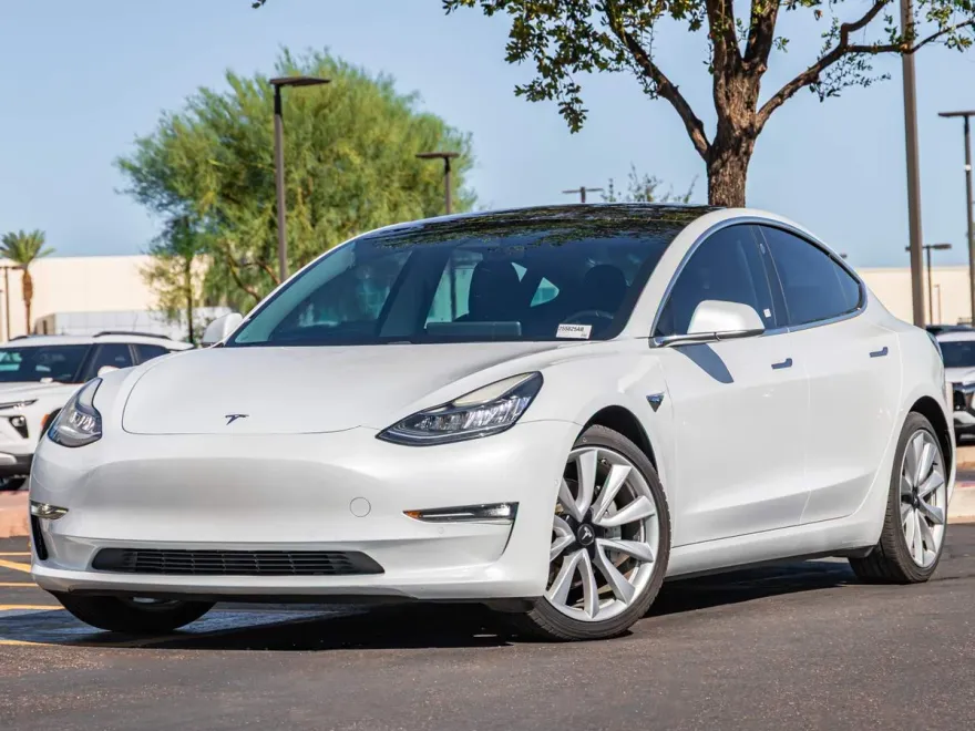 2018 Tesla Model 3 Long Range photo 1