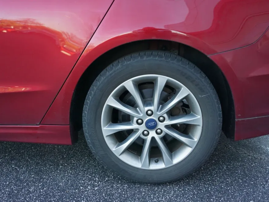 2017 Ford Fusion SE photo 1