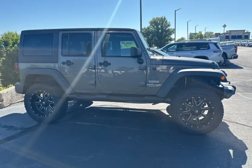 2018 Jeep Wrangler Unlimited Sport S photo 1