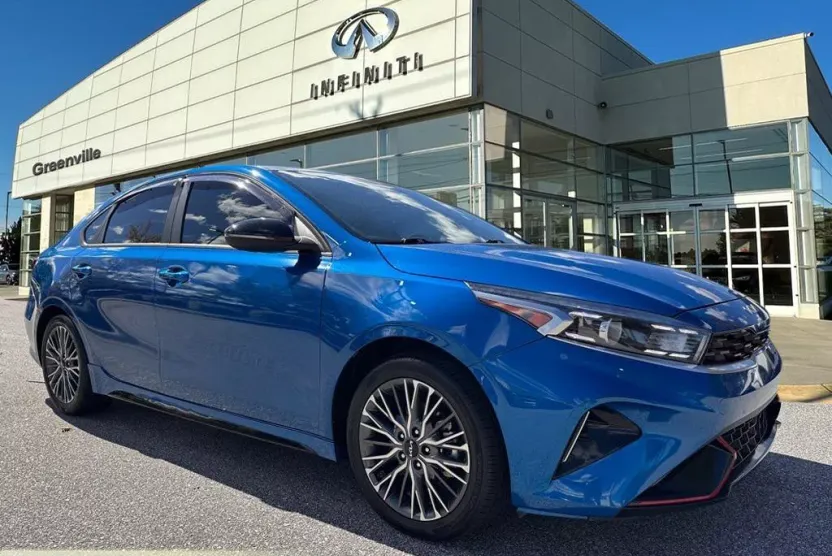 2023 Kia Forte GT-Line photo 1