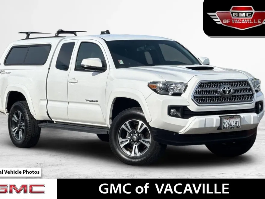 2016 Toyota Tacoma TRD Sport photo 1