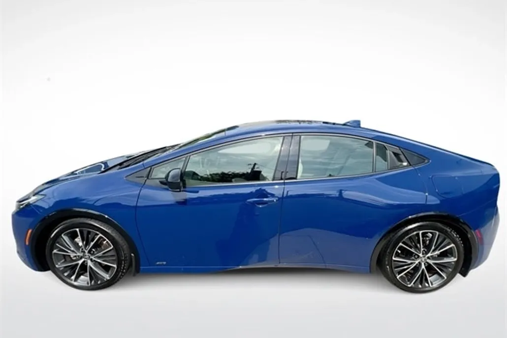 2024 Toyota Prius XLE photo 1