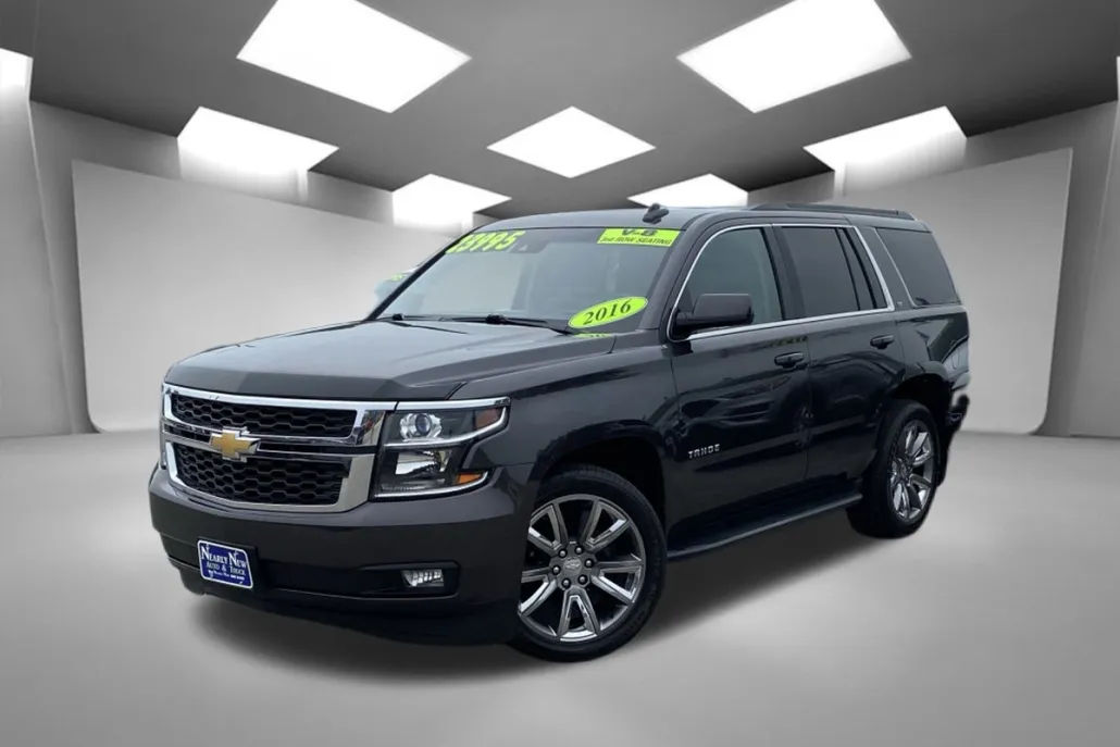 2016 Chevrolet Tahoe LT photo 1