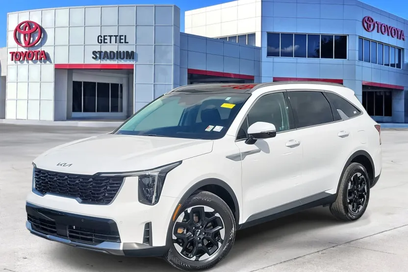 2024 Kia Sorento S photo 1