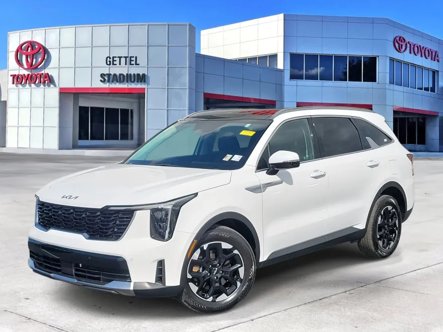 2024 Kia Sorento S photo 1