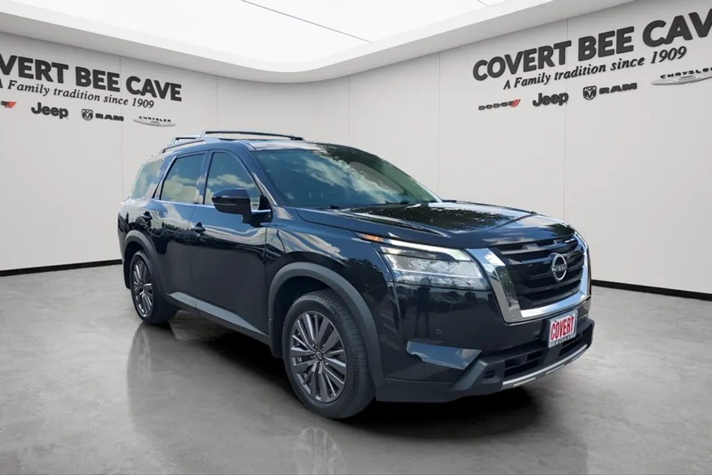 2023 Nissan Pathfinder SL photo 1