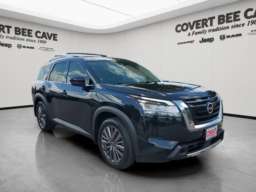 2023 Nissan Pathfinder SL photo 1