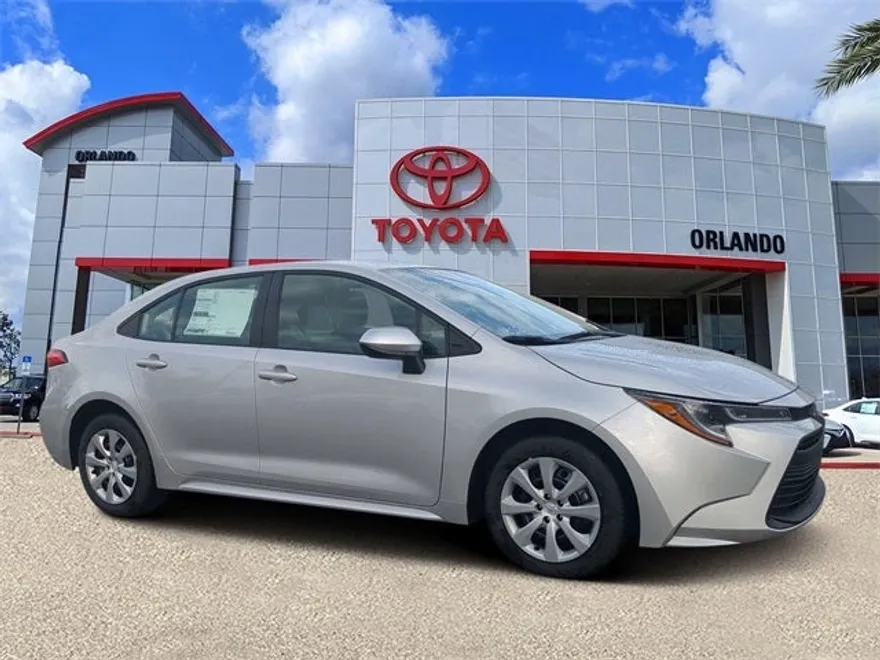 2025 Toyota Corolla LE photo 1