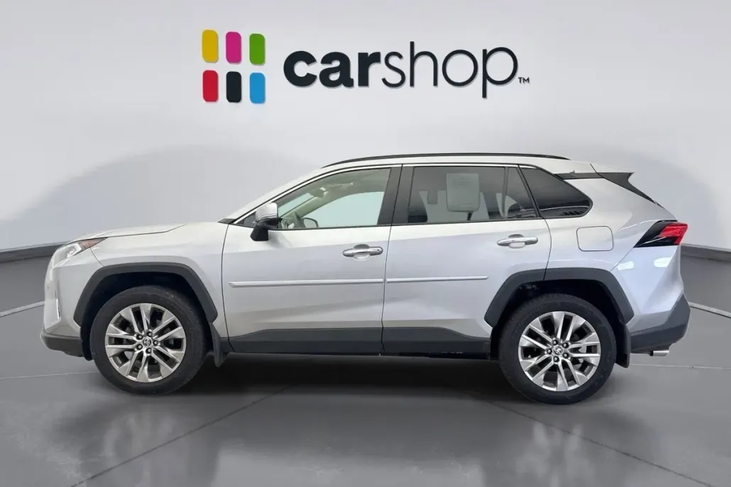 2021 Toyota RAV4 Limited photo 1