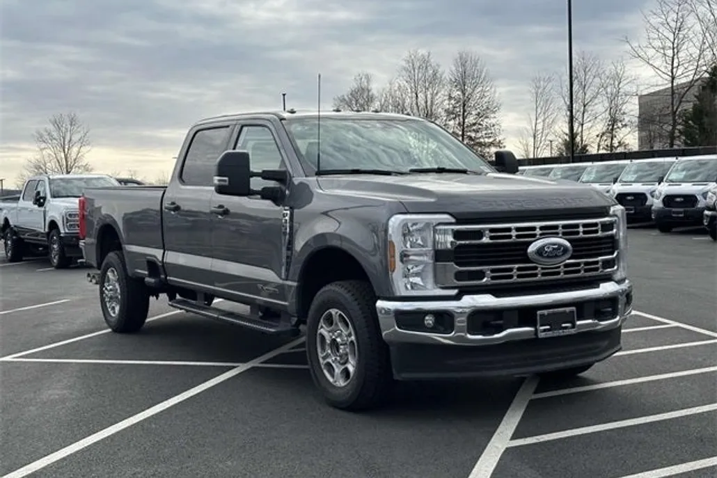 2025 Ford F-350 photo 1