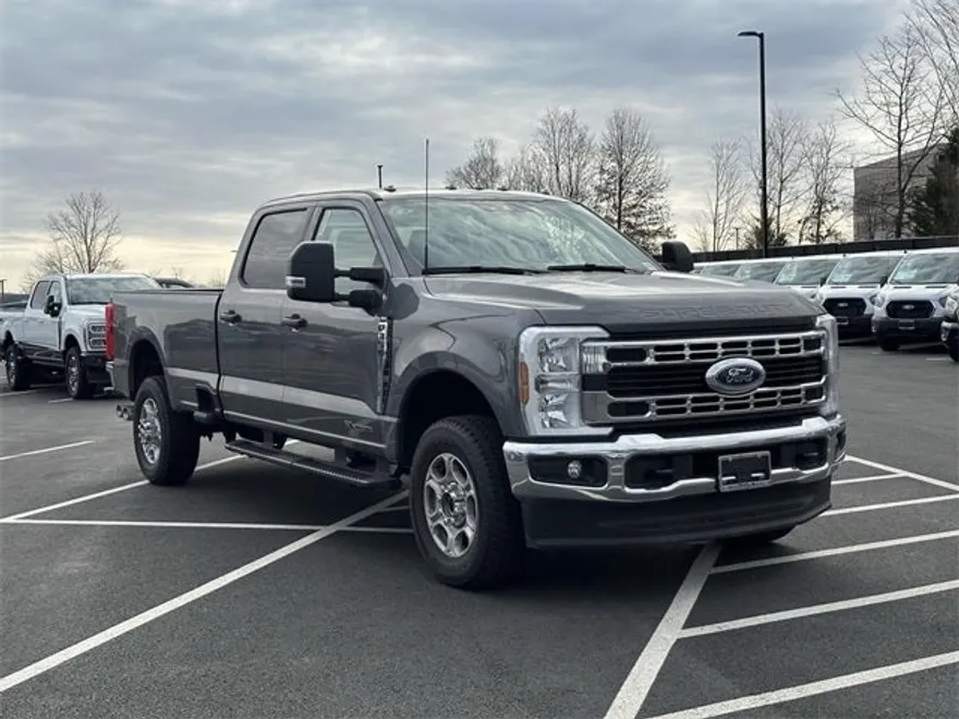 2025 Ford F-350 photo 1