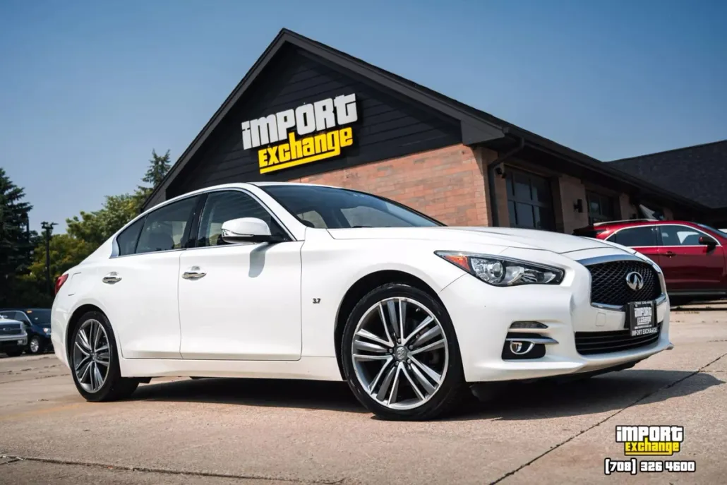 2015 Infiniti Q50 3.7 Premium photo 1