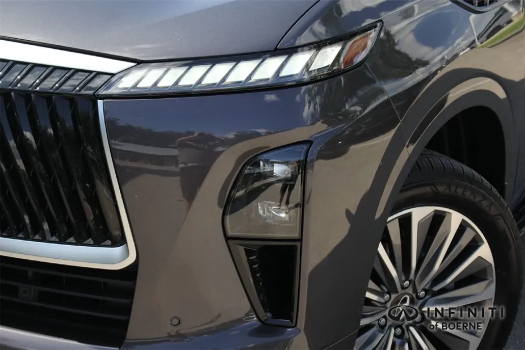 2026 Infiniti QX80 Luxe photo 1