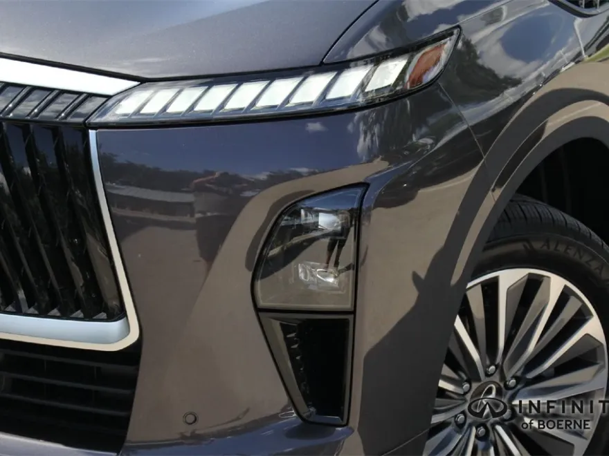 2026 Infiniti QX80 Luxe photo 1