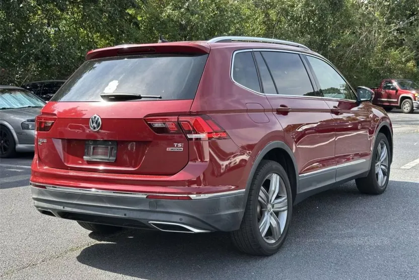 2018 Volkswagen Tiguan SEL Premium photo 1