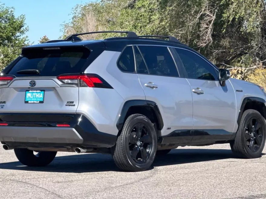 2021 Toyota RAV4 XSE photo 1