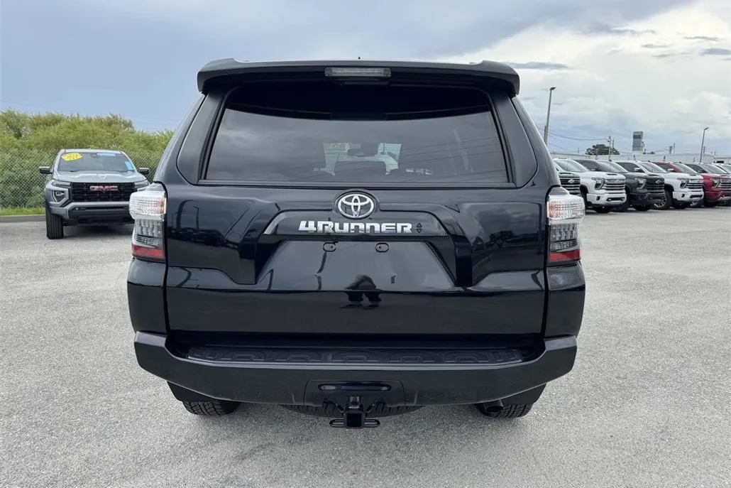 2023 Toyota 4Runner SR5 photo 1