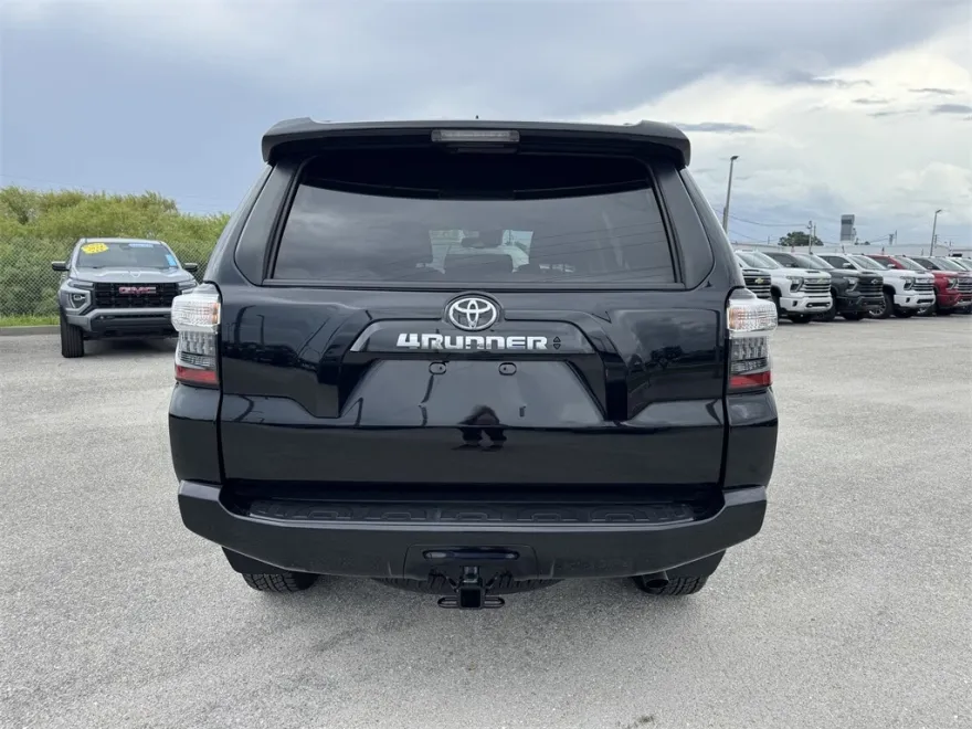 2023 Toyota 4Runner SR5 photo 1