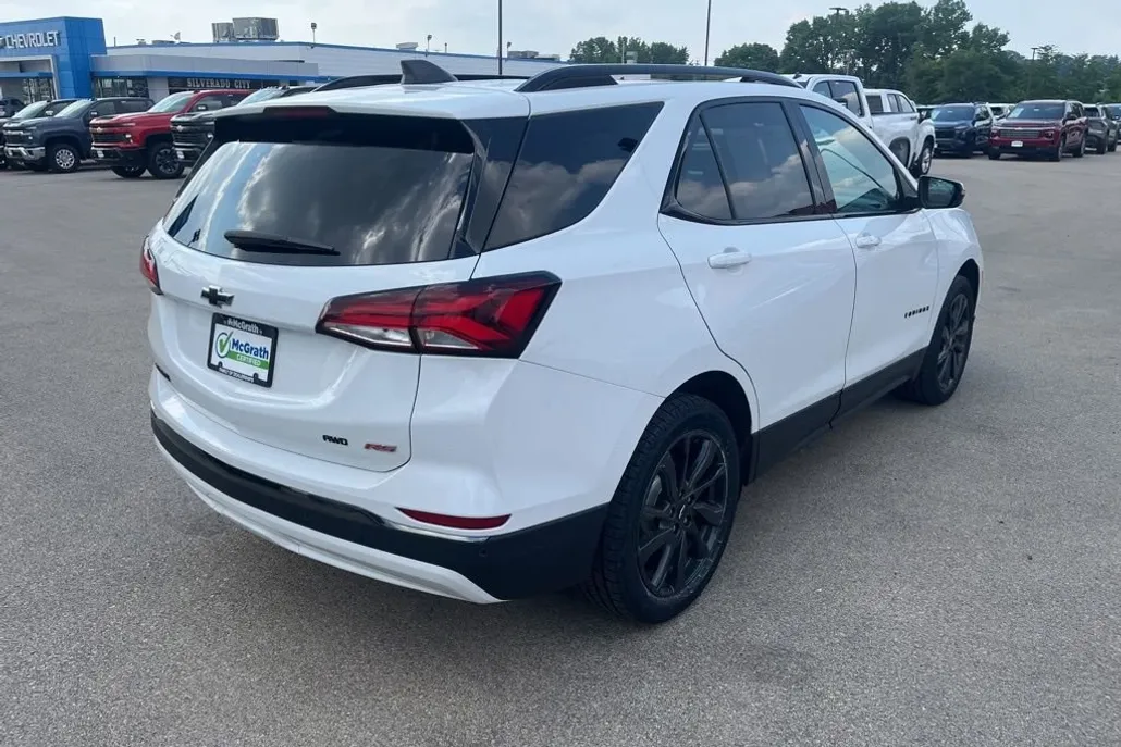 2022 Chevrolet Equinox RS photo 1