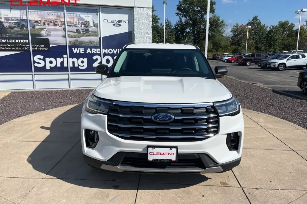 2025 Ford Explorer photo 1