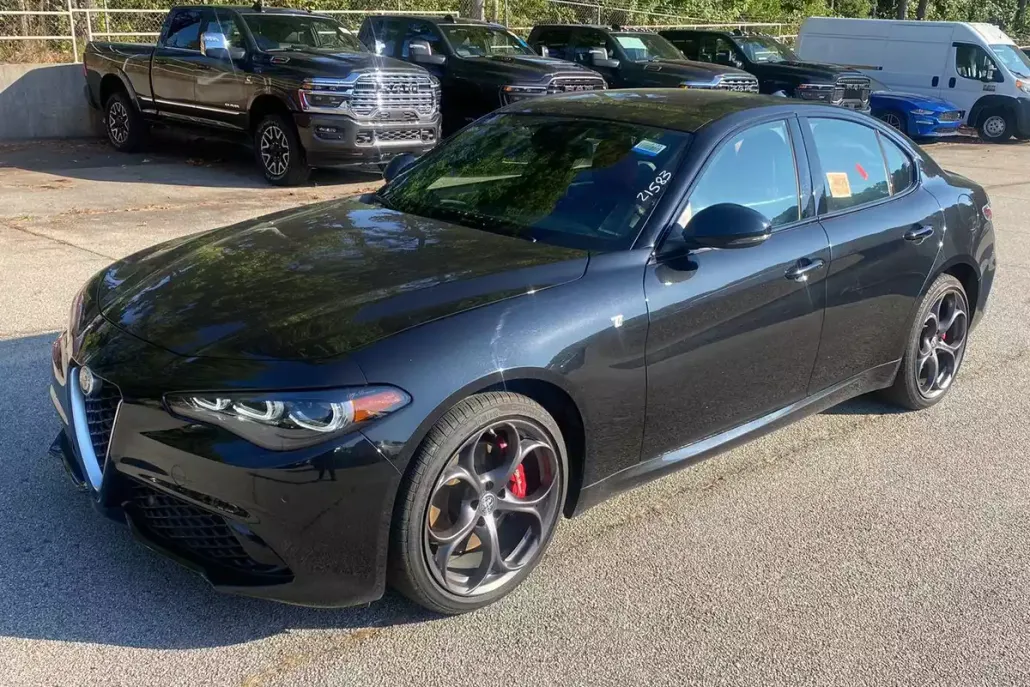 2024 Alfa Romeo Giulia Ti photo 1