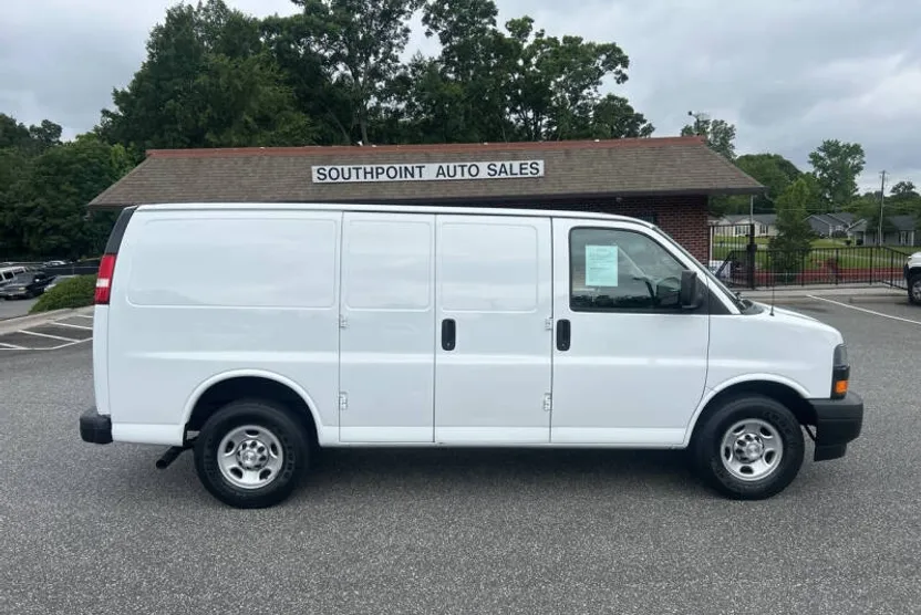 2018 Chevrolet Express 2500 Cargo Van photo 1