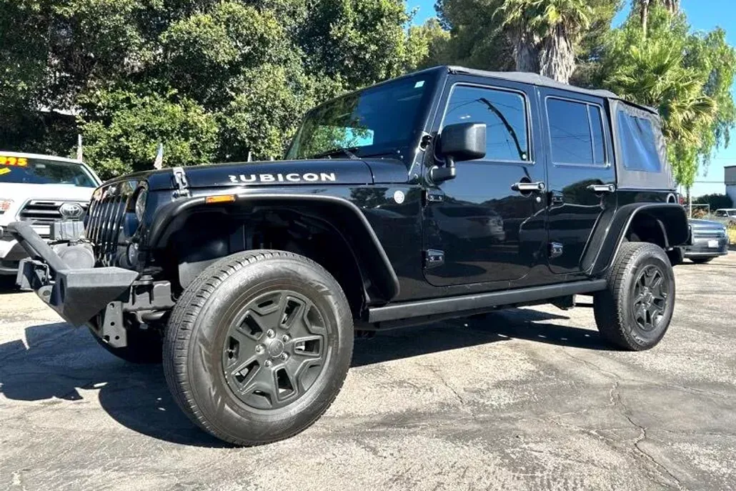 2015 Jeep Wrangler Unlimited Rubicon photo 1