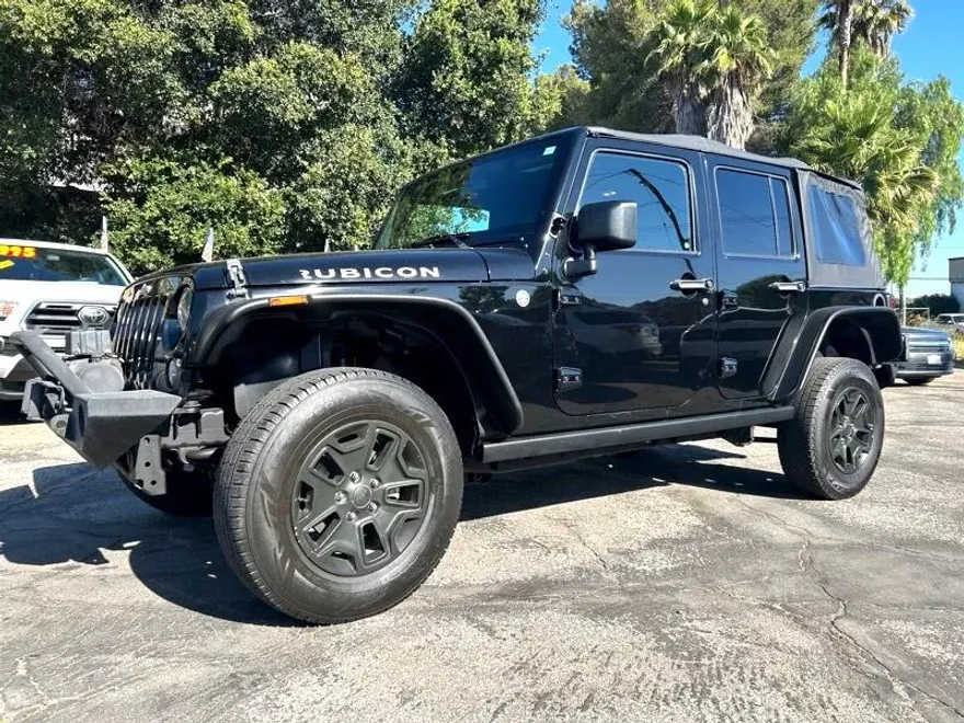 2015 Jeep Wrangler Unlimited Rubicon photo 1