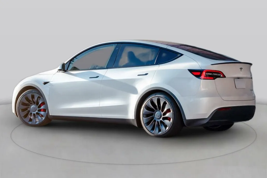 2024 Tesla Model Y Long Range photo 1
