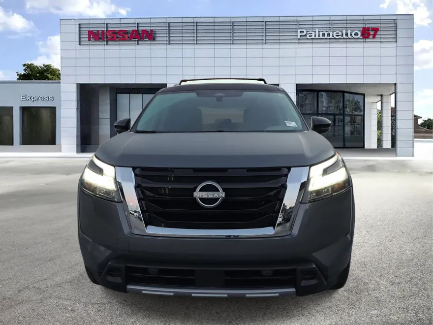2025 Nissan Pathfinder Platinum photo 1