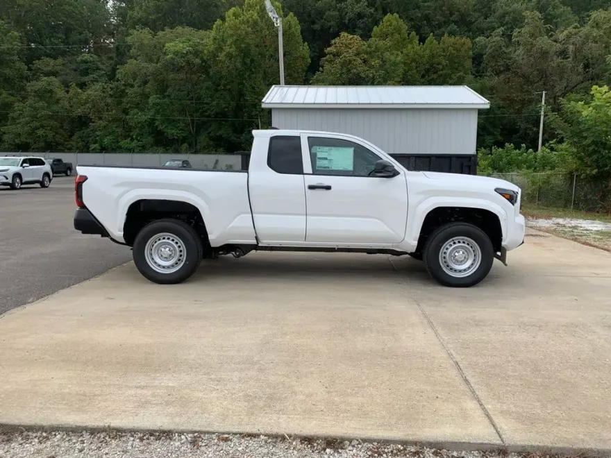 2025 Toyota Tacoma SR 4x4 XtraCab photo 1