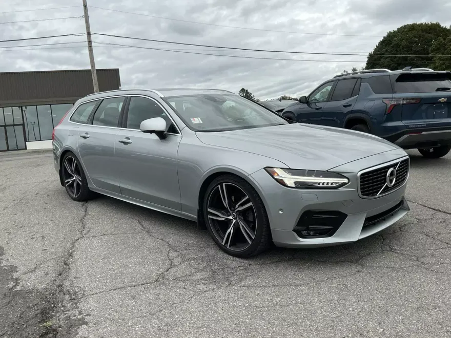 2019 Volvo V90 R-Design photo 1