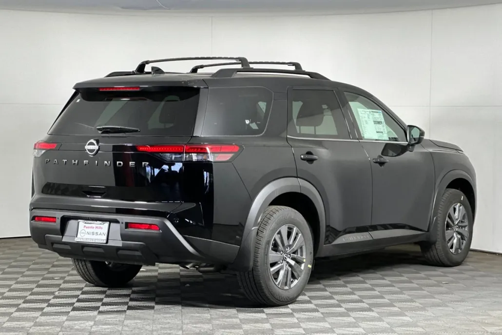 2025 Nissan Pathfinder SV photo 1
