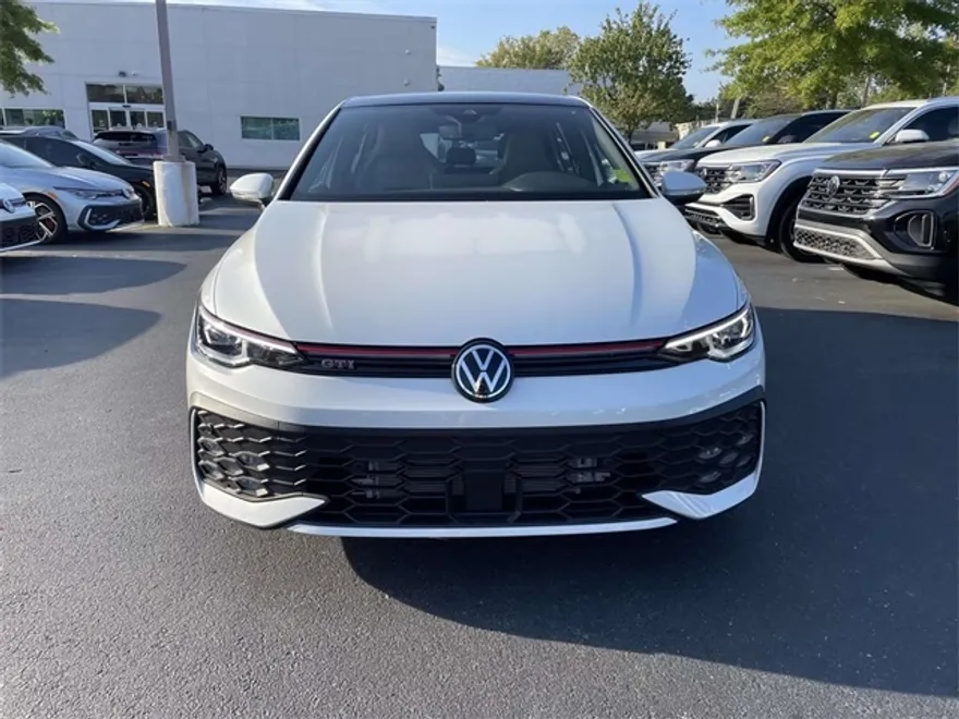 2025 Volkswagen Golf GTI SE photo 1