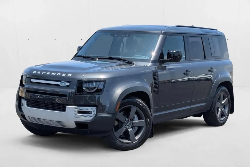 2025 Land Rover Defender 110 S photo 1