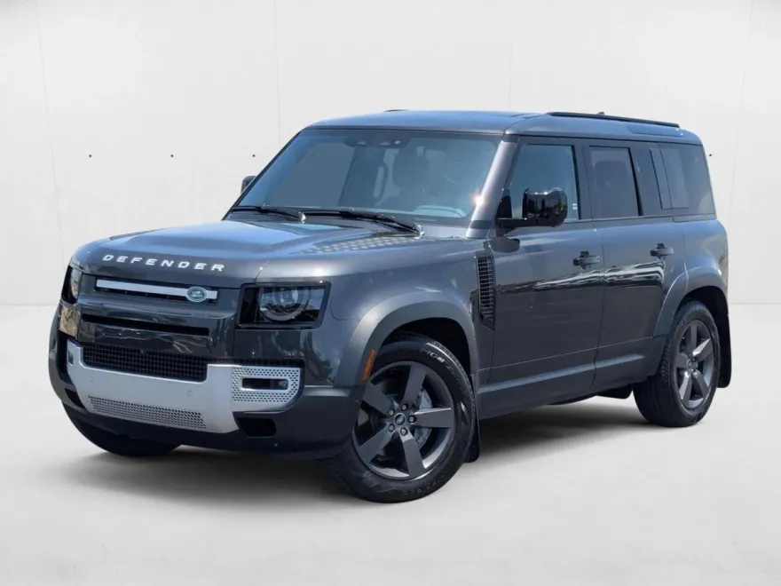 2025 Land Rover Defender 110 S photo 1