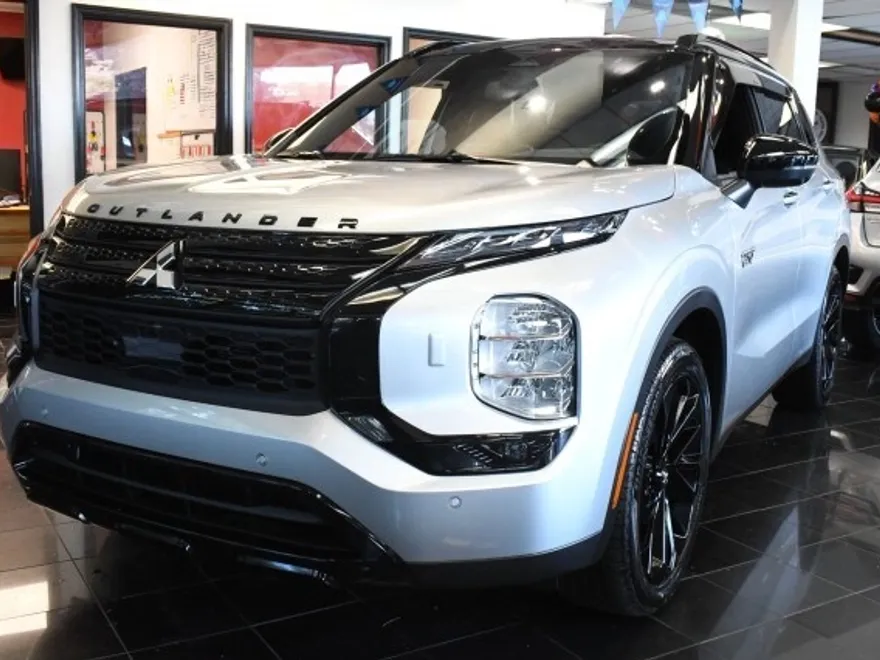 2025 Mitsubishi Outlander PHEV SEL Black Edition photo 1